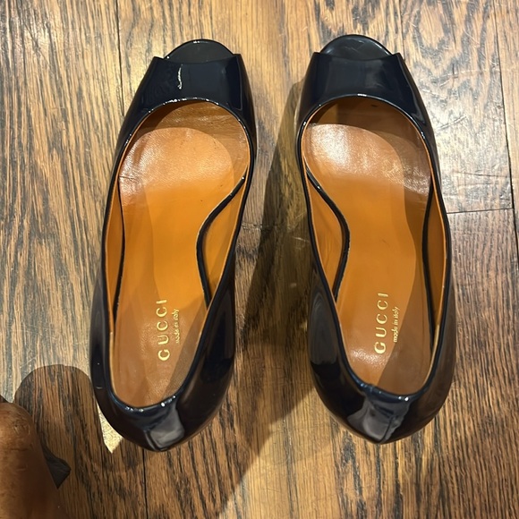 Gucci Vernice Crystal Peep Toe Platform Pump - Picture 5 of 12